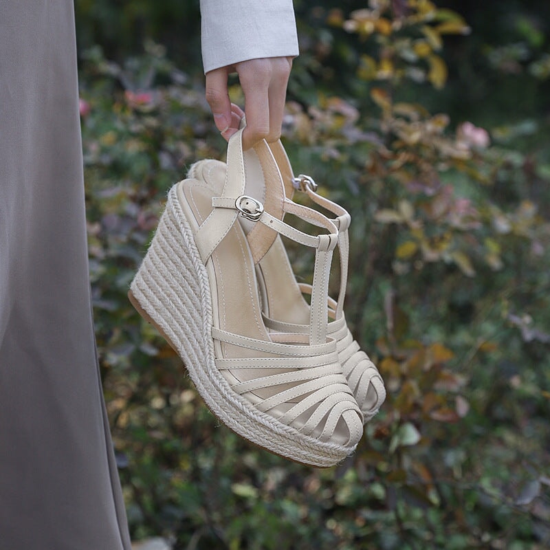  Sandals 