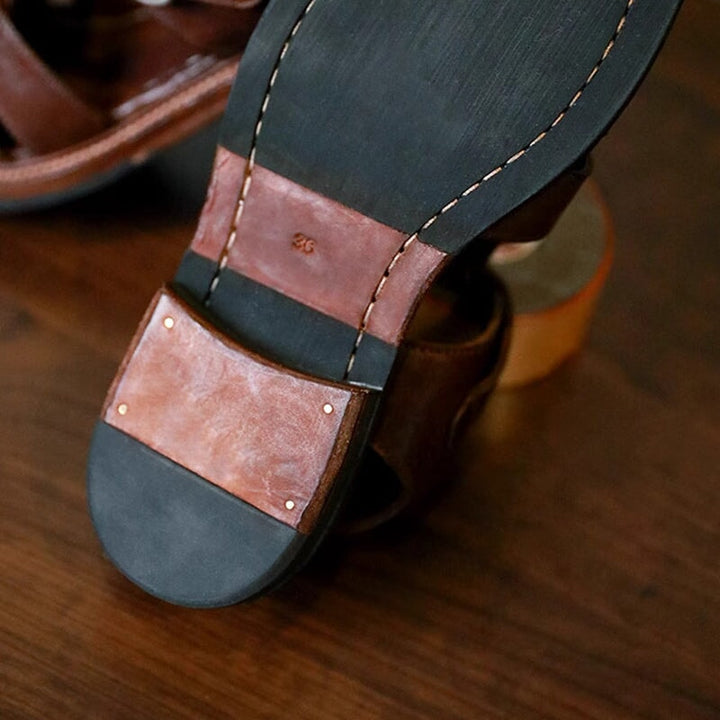  Sandals 
