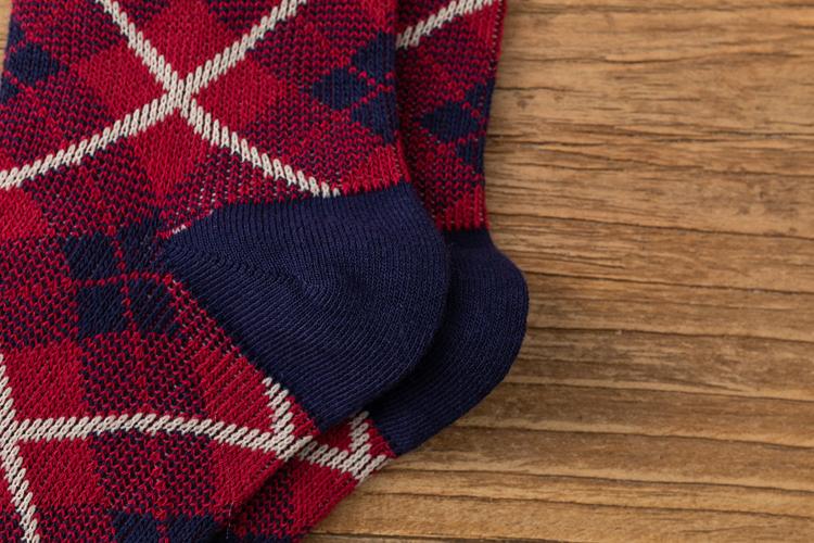 Chaussettes en coton rétro rouge foncé, longueur mollet, série de cadeaux de Noël, 4 paires
