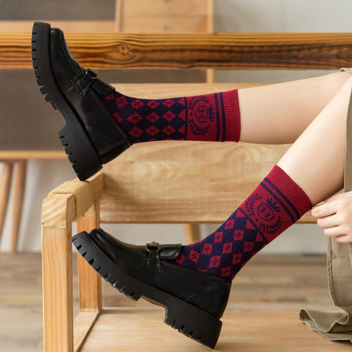 Chaussettes en coton rétro rouge foncé, longueur mollet, série de cadeaux de Noël, 4 paires