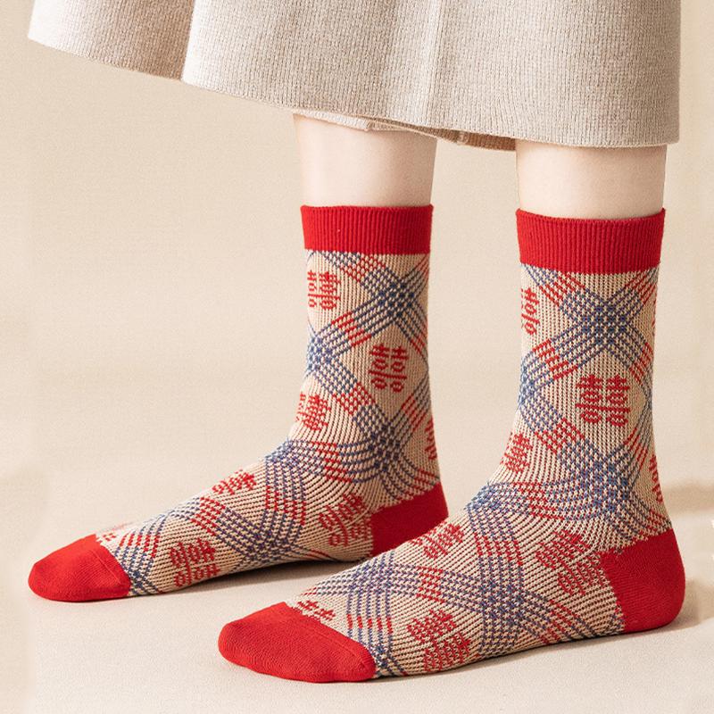 Chaussettes en coton rétro rouges, longueur mollet, série de cadeaux de Noël, 3 paires