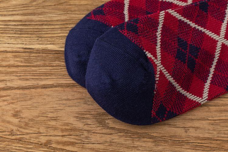 Chaussettes en coton rétro rouge foncé, longueur mollet, série de cadeaux de Noël, 4 paires