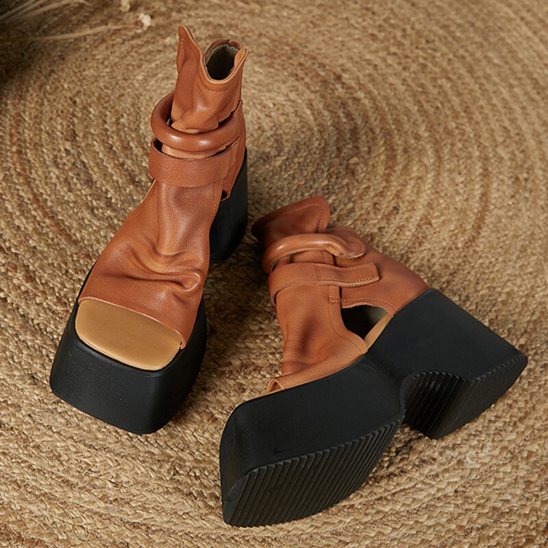  Sandals 