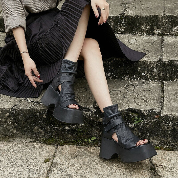  Sandals 