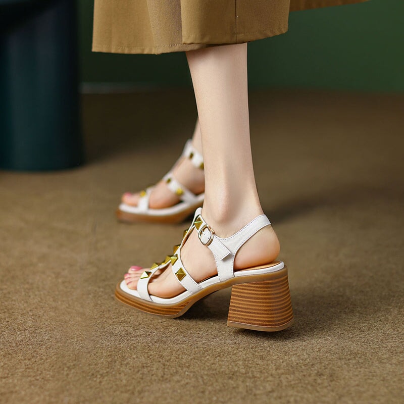  Sandals 