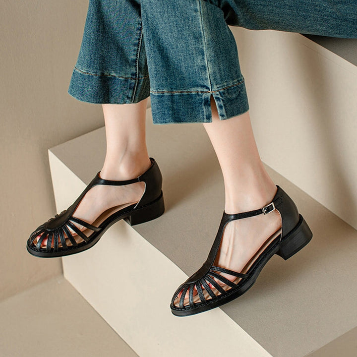  Sandals 