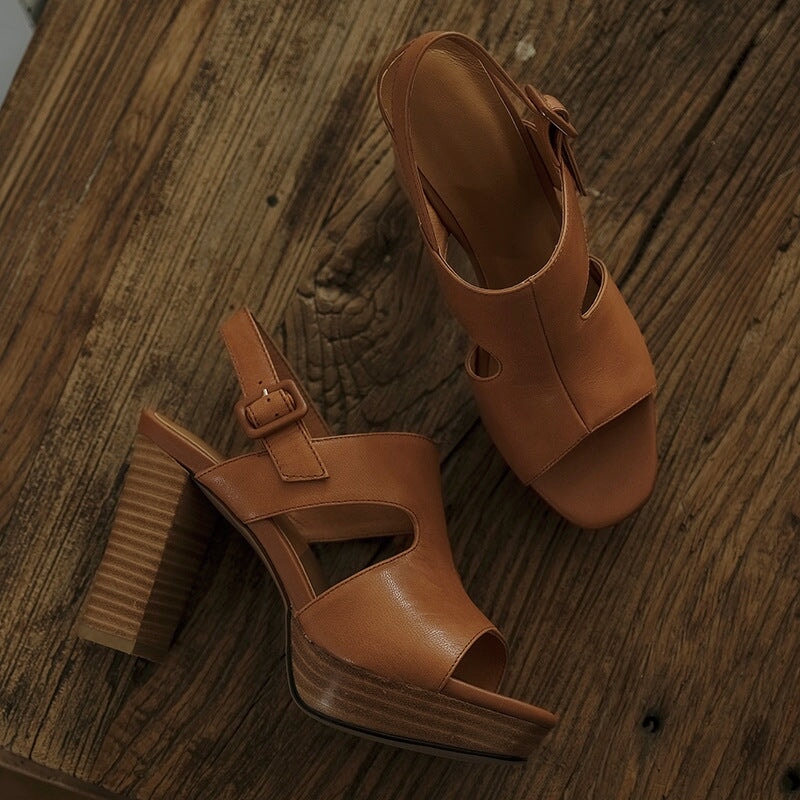  Sandals 