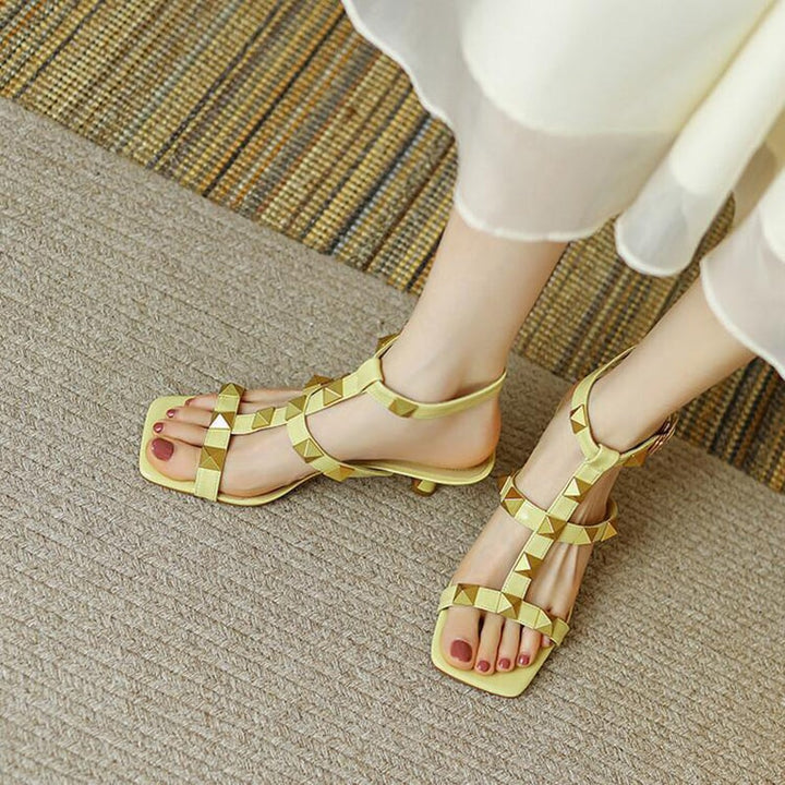  Sandals 