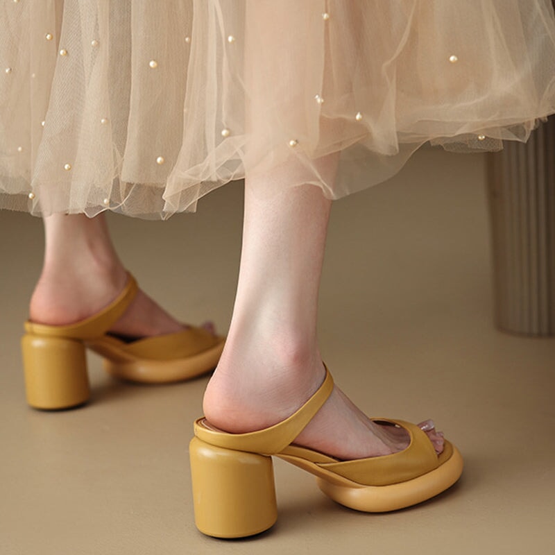 Sandals 