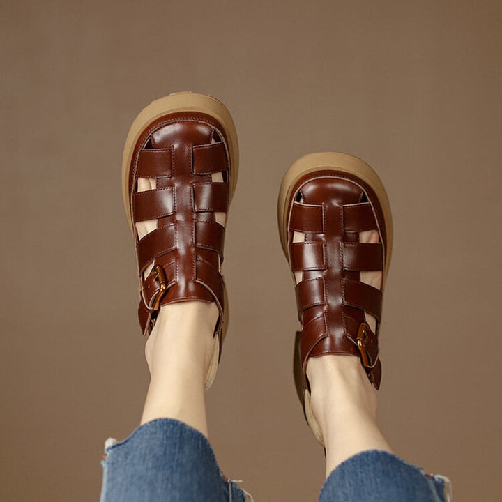  Sandals 