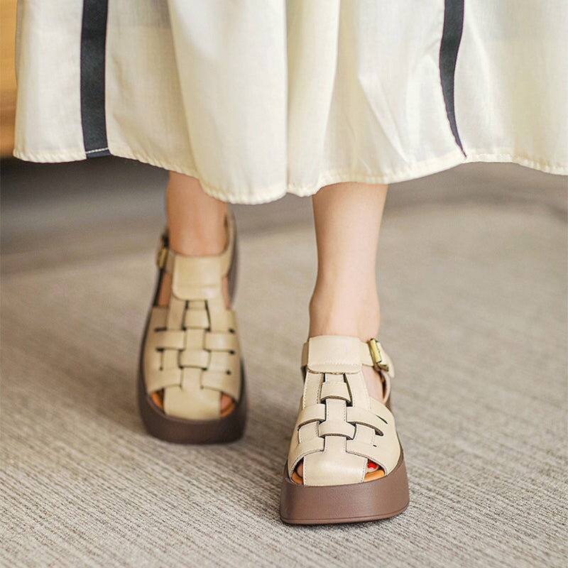  Sandals 