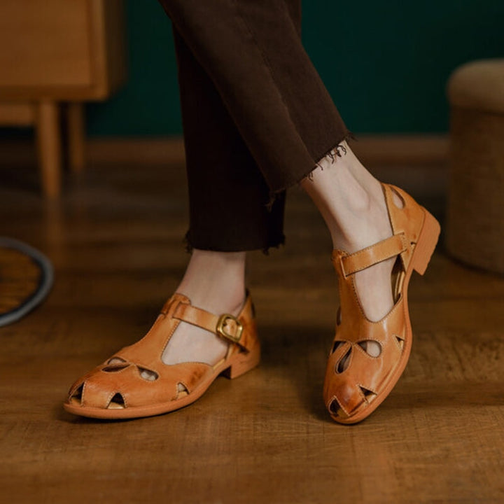  Sandals 
