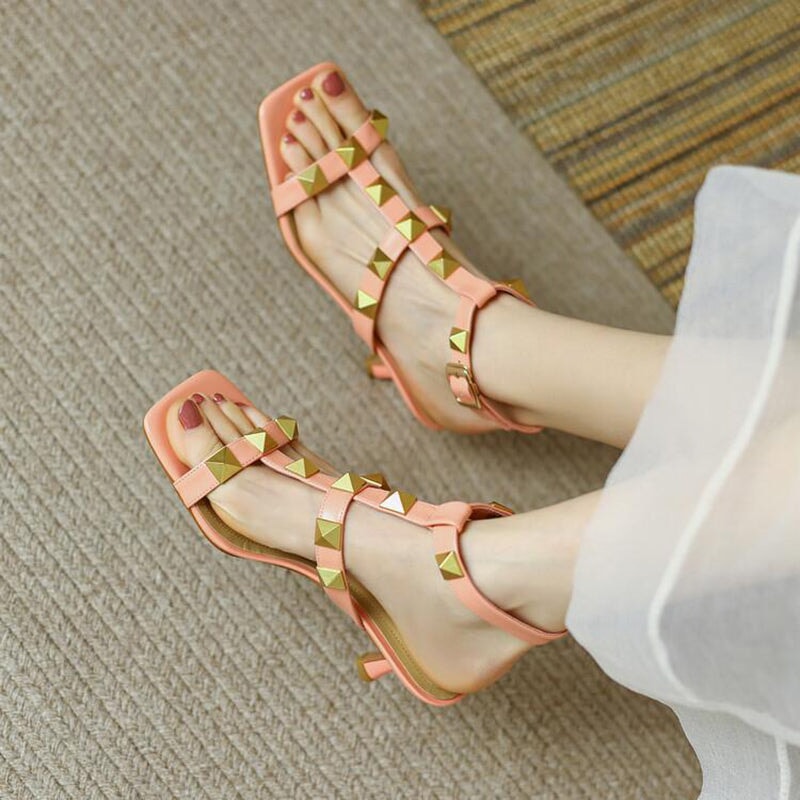  Sandals 