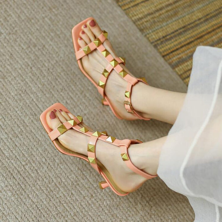  Sandals 