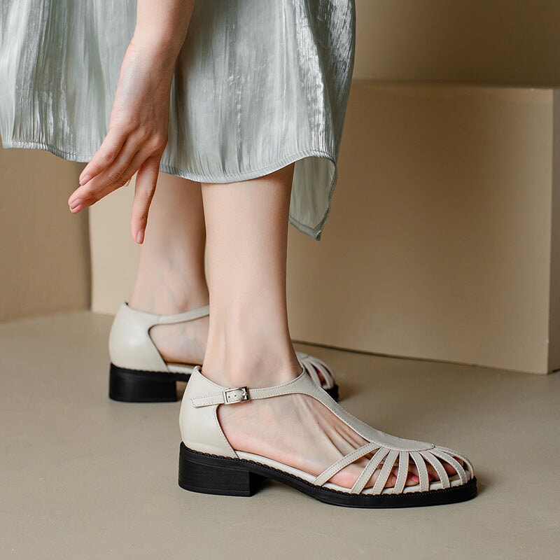  Sandals 