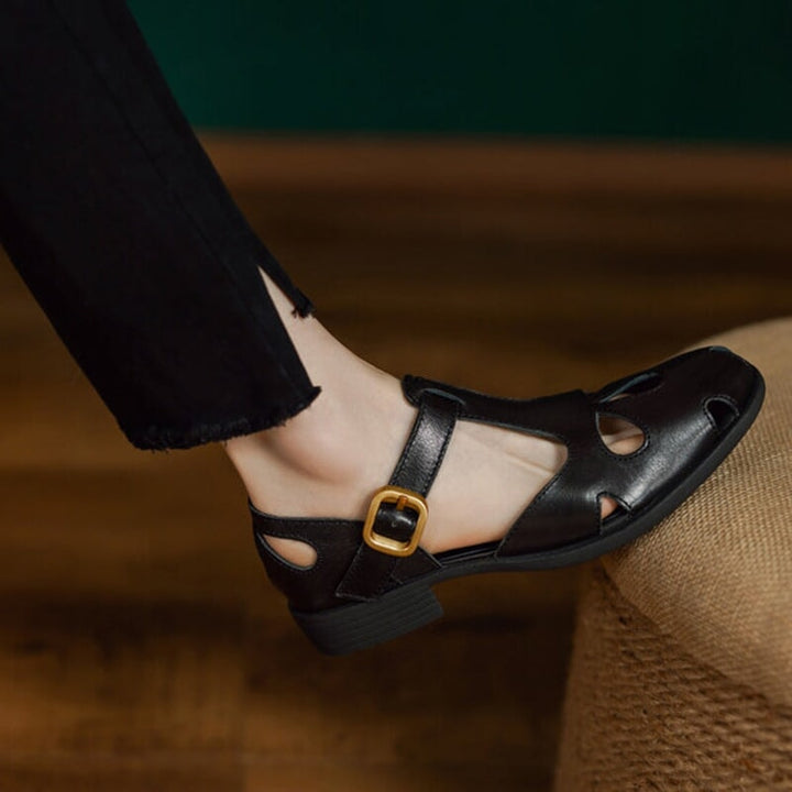  Sandals 