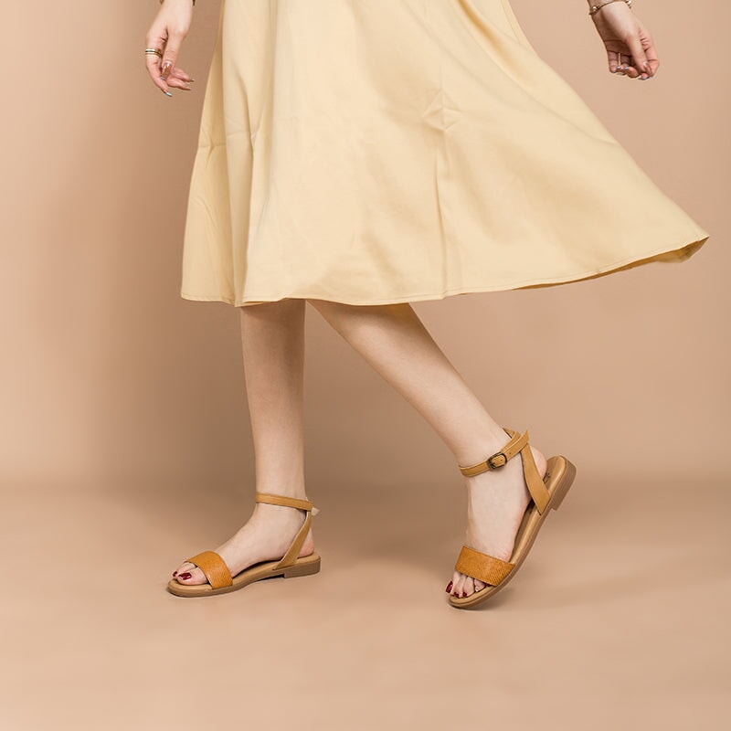  Sandals 
