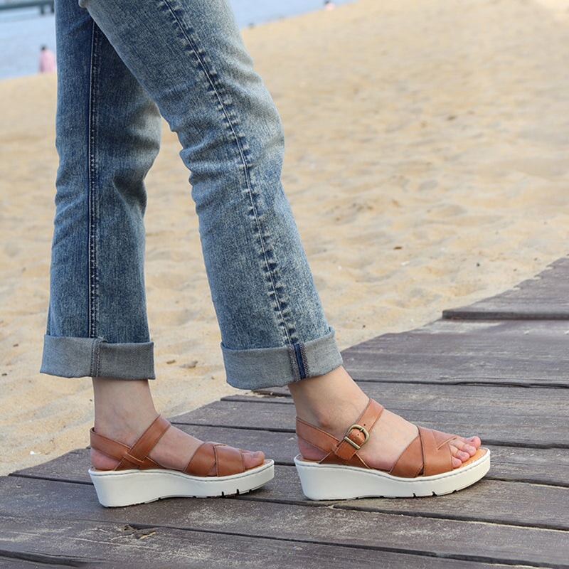  Sandals 