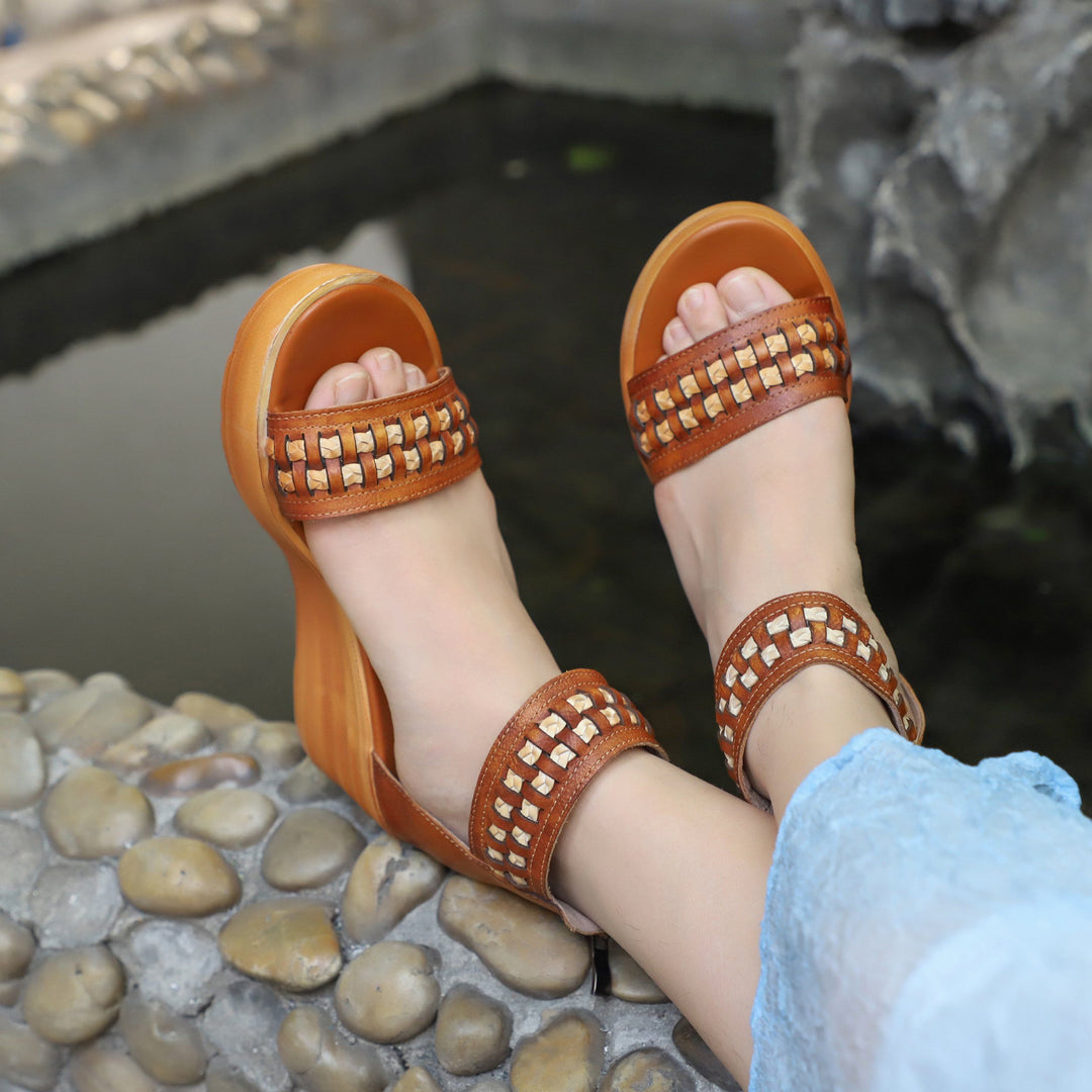  Sandals 