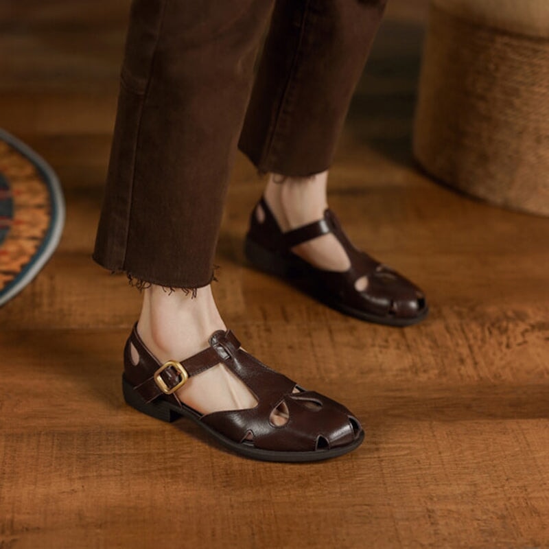  Sandals 