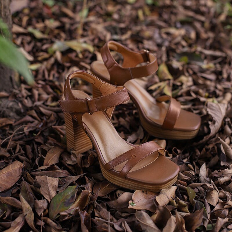  Sandals 