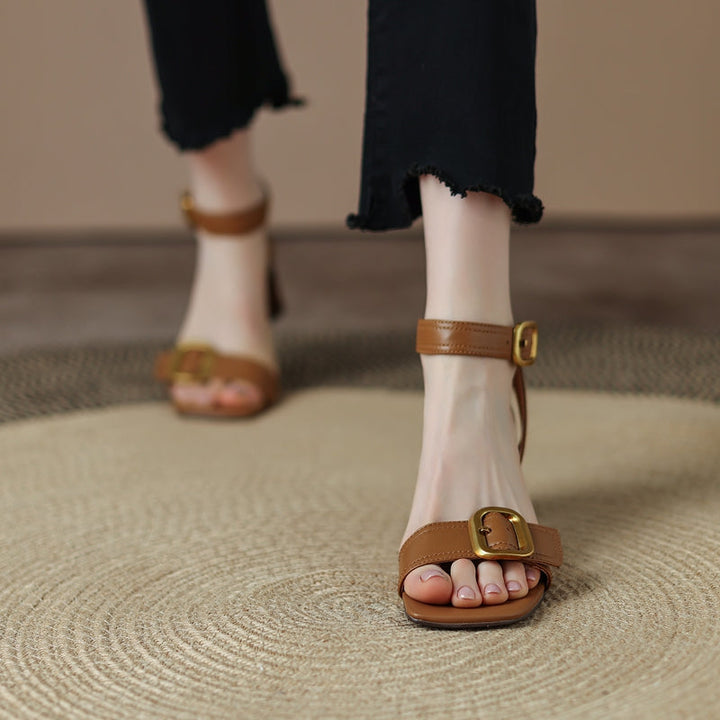  Sandals 