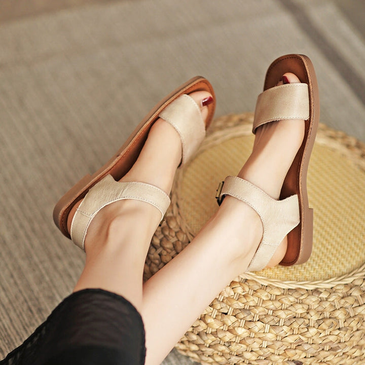  Sandals 