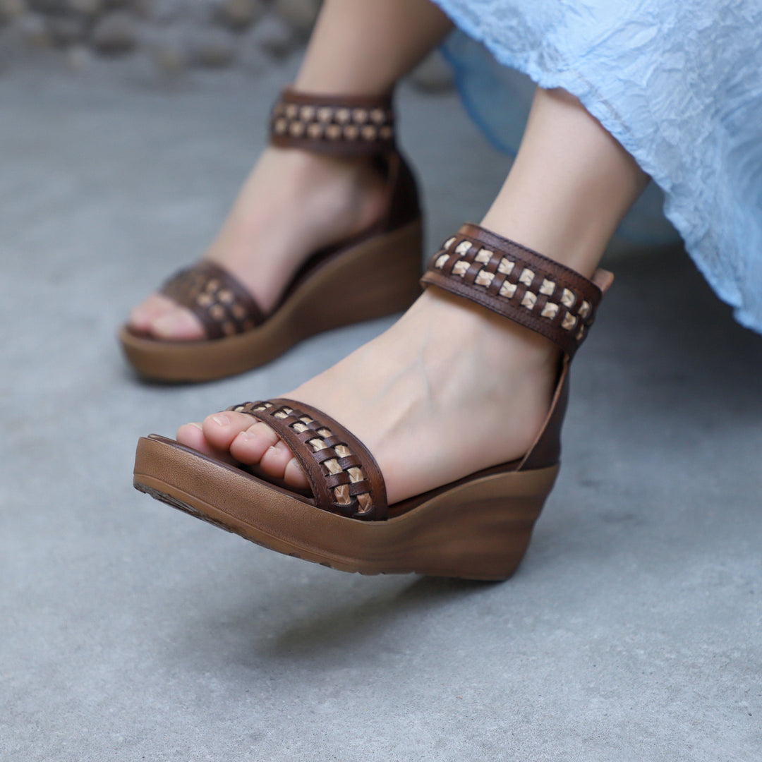  Sandals 