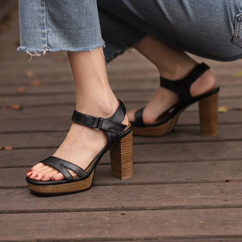  Sandals 