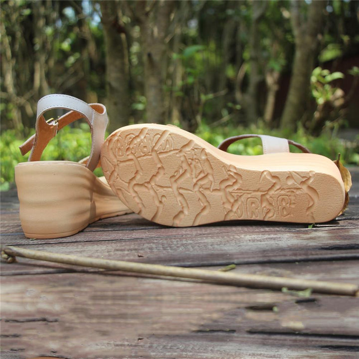  Sandals 