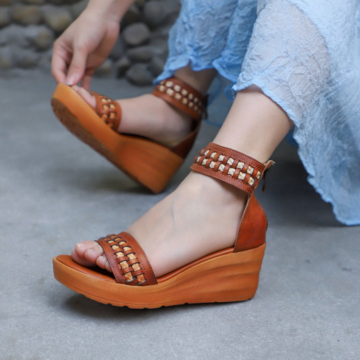 Sandals 