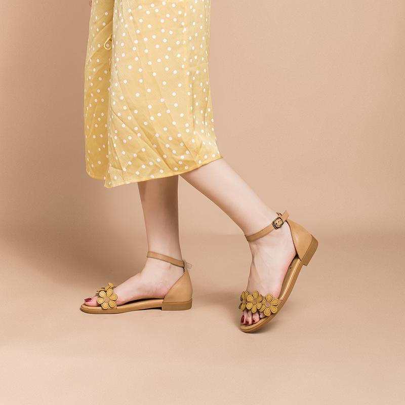  Sandals 