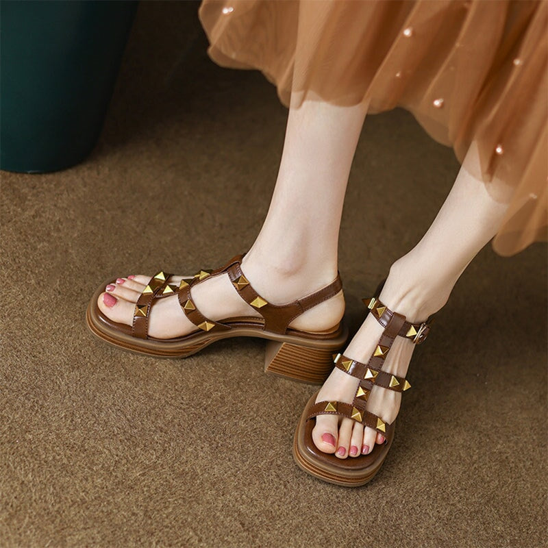  Sandals 