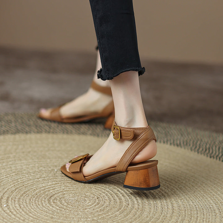  Sandals 