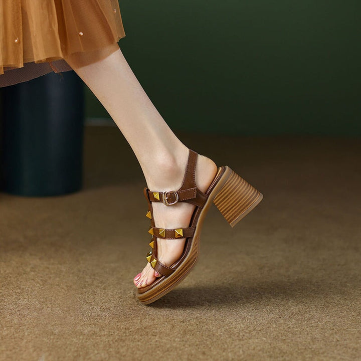  Sandals 